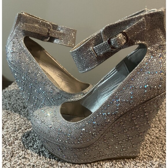 Dream Pairs Silver Glitter Wedge Sandals Size 6.5 - Picture 3 of 5